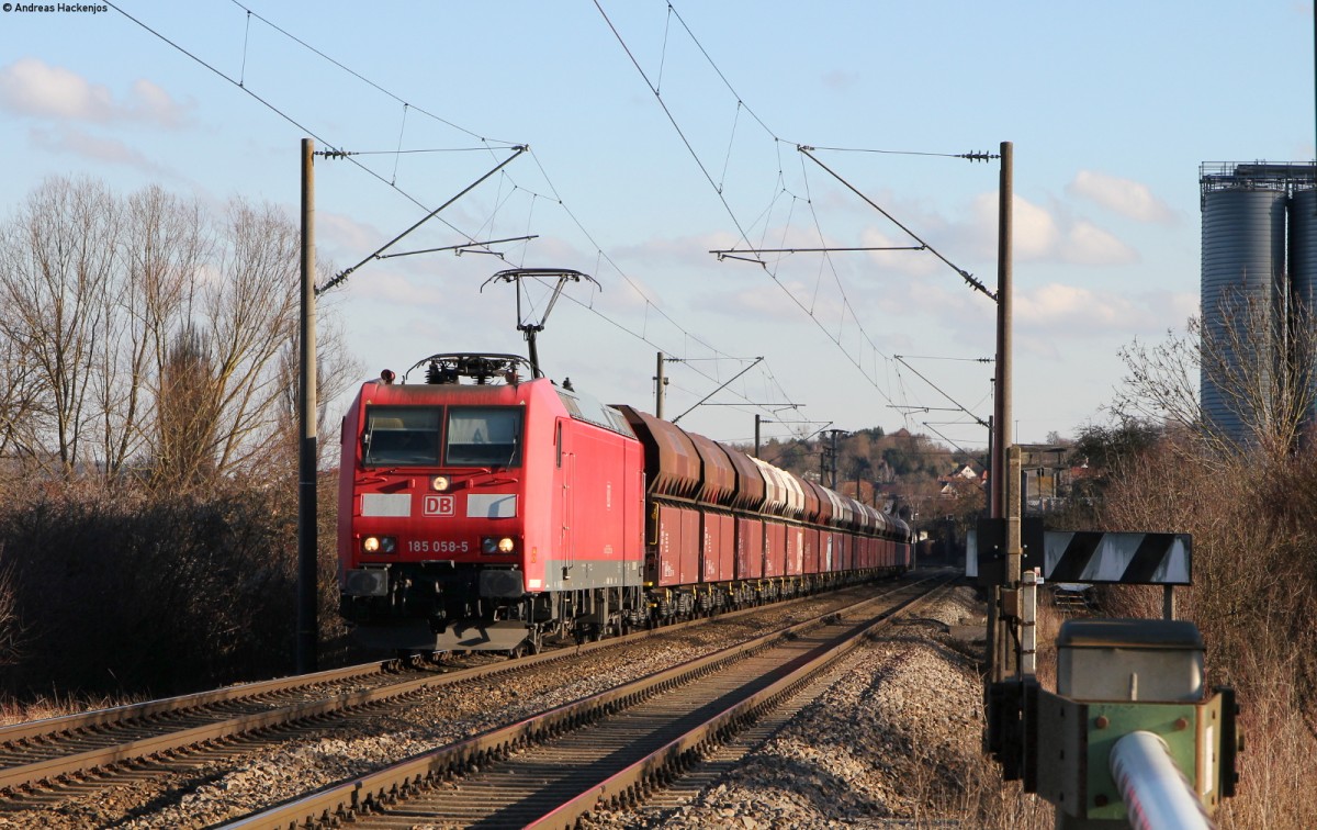185 058-5 mit dem GM 49586 (Schaffhausen-Beddingen) bei Welschingen 12.2.14