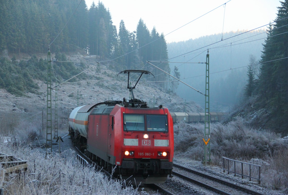 185 060-1 DB bei Frtschendorf am 16.12.2013.
