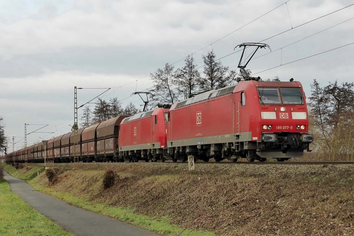 185 077-5 und ? DB vor einem Ganzzug - Nauheim / Groß Gerau - 14.01.2016