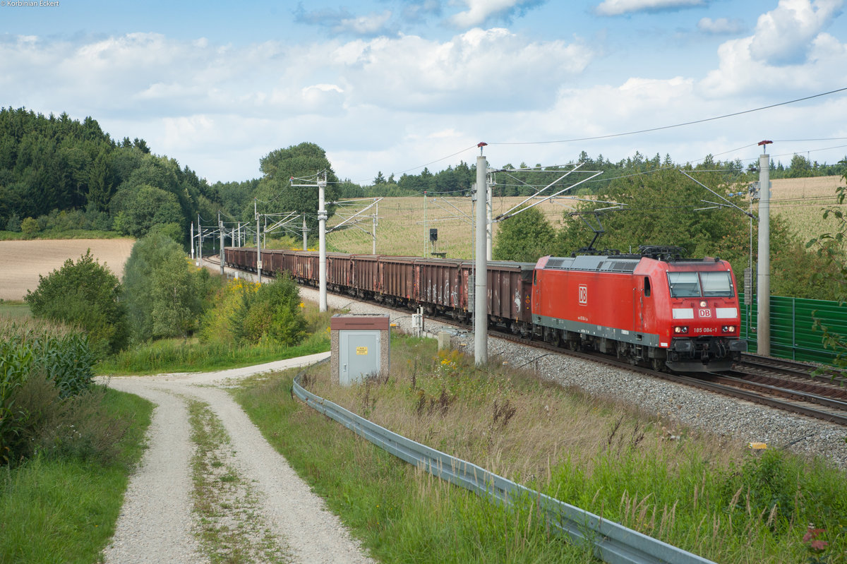 185 084-1 mit einem Eaos-Zug vor Peterhausen Richtung München, 21.08.2017