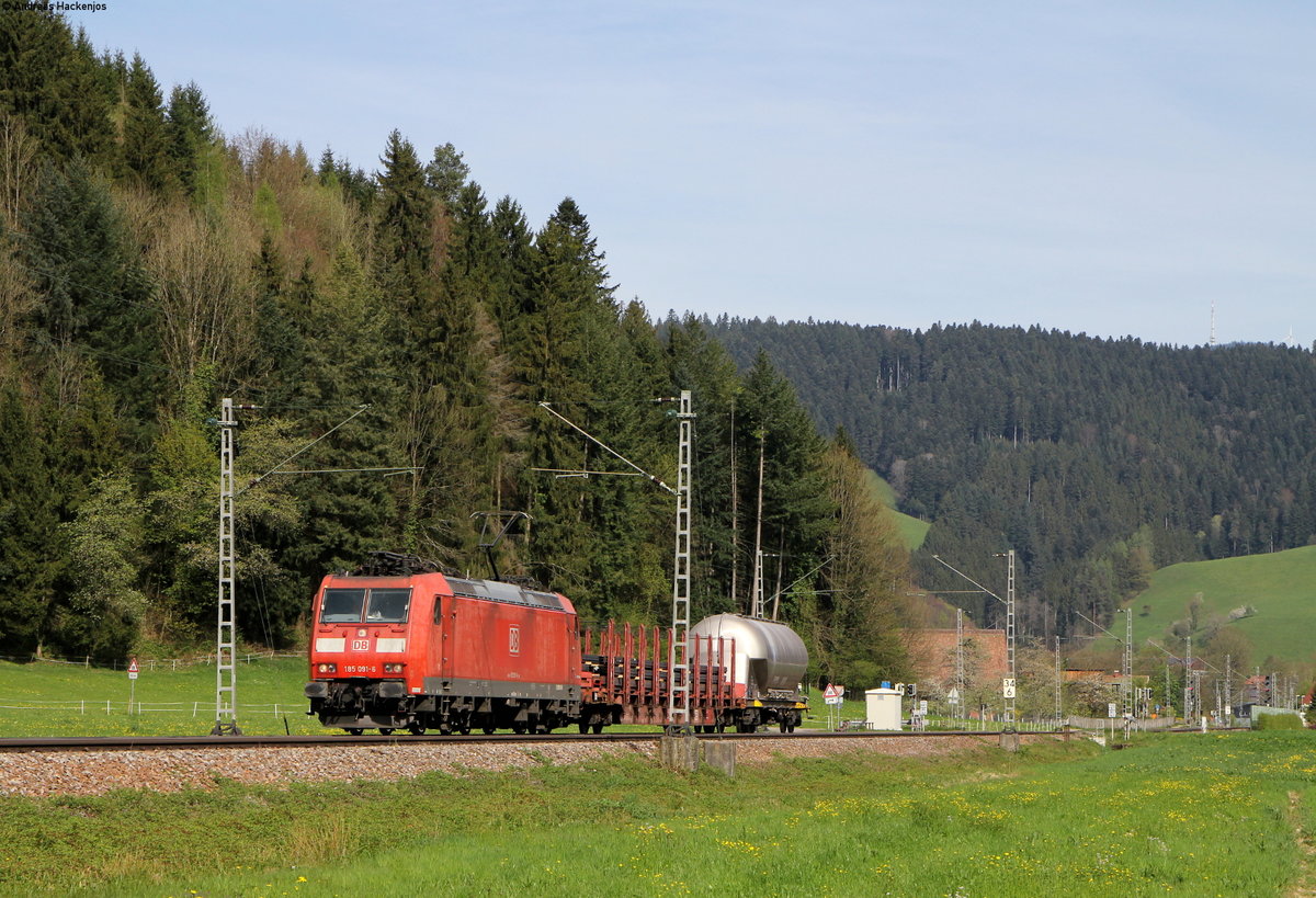 185 091-6 mit dem umgeleiteten EZ 45175 (Kornwestheim Rbf - Singen(Htw)) bei Hausach 12.4.17