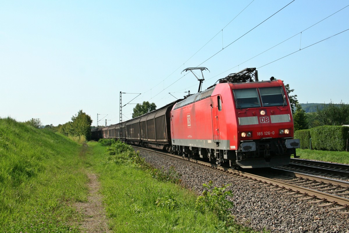 185 126-0 mit dem 450223 auf der Fahrt von Mannheim Rbf nach Chiasso am Nachmittag des 01.08.14 nrdlich von Kollmarsreute.
