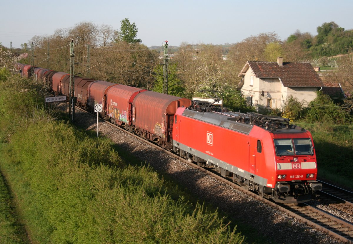 185 126 mit EZ 45027 (Mannheim Rbf–Chiasso) am 21.04.2015 zwischen M�llheim (Baden) und Auggen