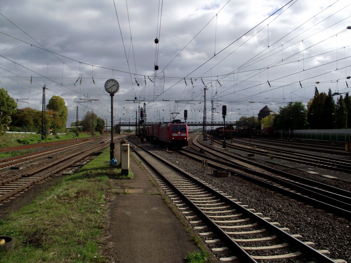 185 128-6 mit gemischten Gterzug in Mainz-Bischofsheim am 17.10.13