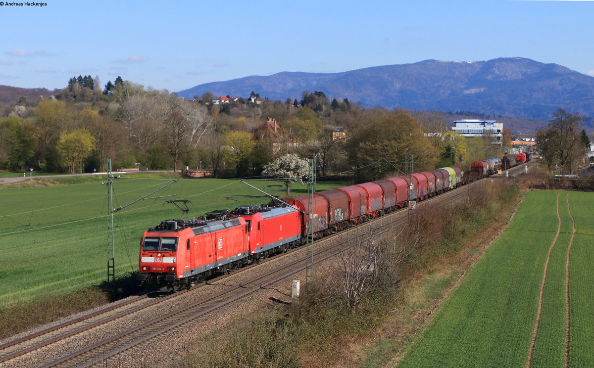 185 134-4 und 185 122-9 mit dem EZ 45000 (Chiasso-Mannheim Rbf) bei Teningen 31.3.20