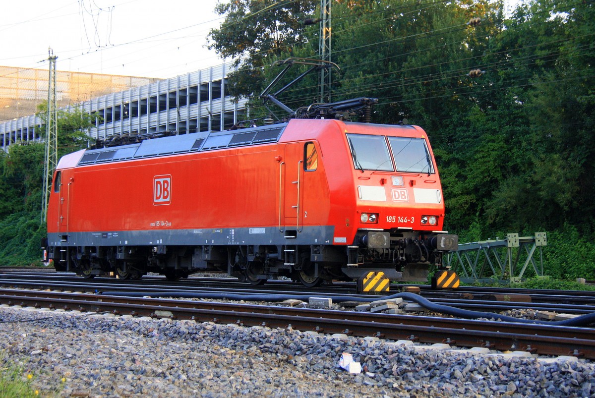 185 144-3 DB rangiert in Aachen-West am einem schnem Sommerabend und der  Abendstimmung am 3.9.2013.