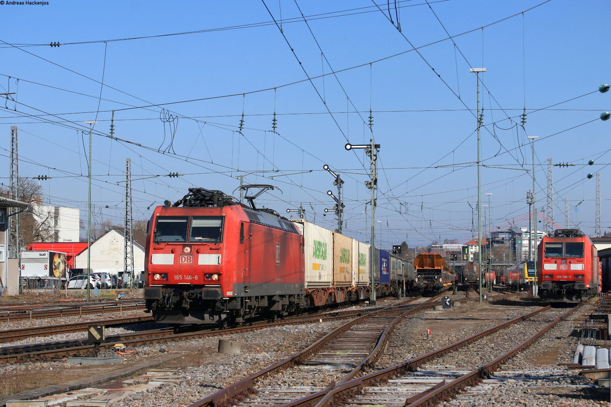 185 146-8 mit dem KT 42031 (Neuss-Galarate) in Villingen 3.4.20