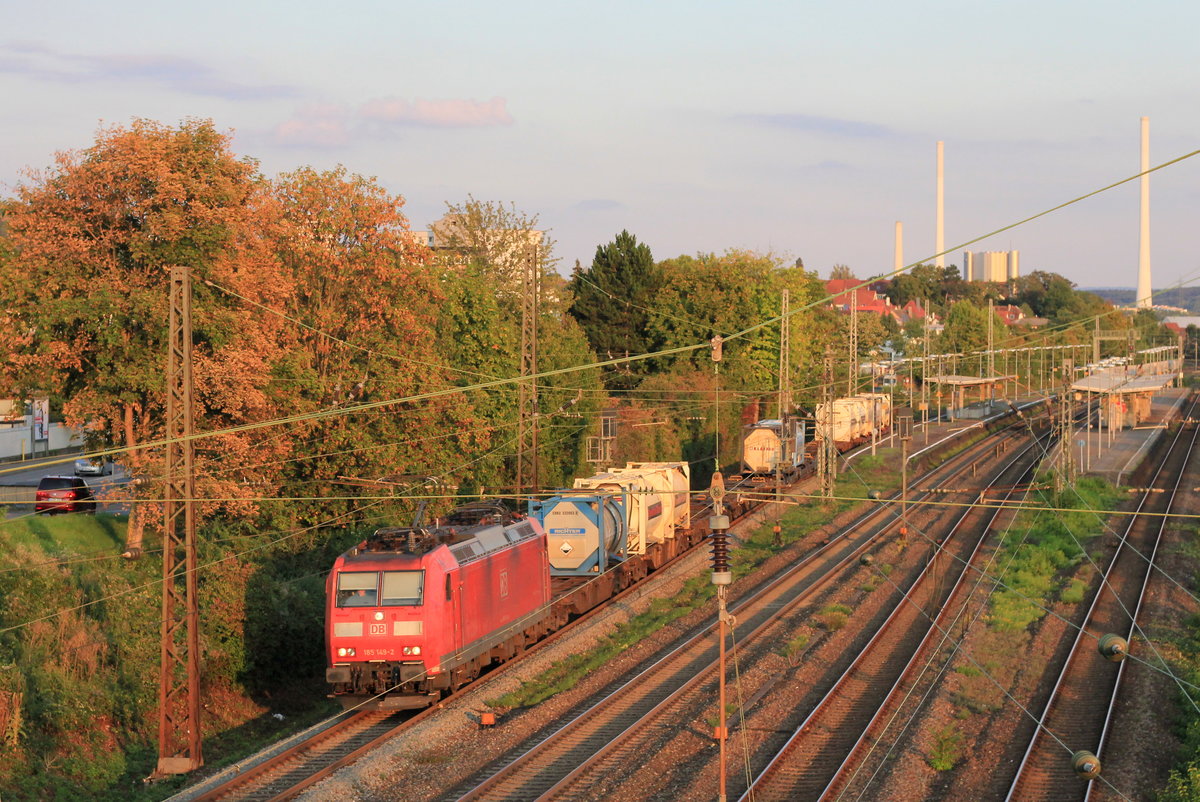 185 149 mit Containerzug in Richtung Kornwestheim am 11.09.2020 in Oberesslingen. 