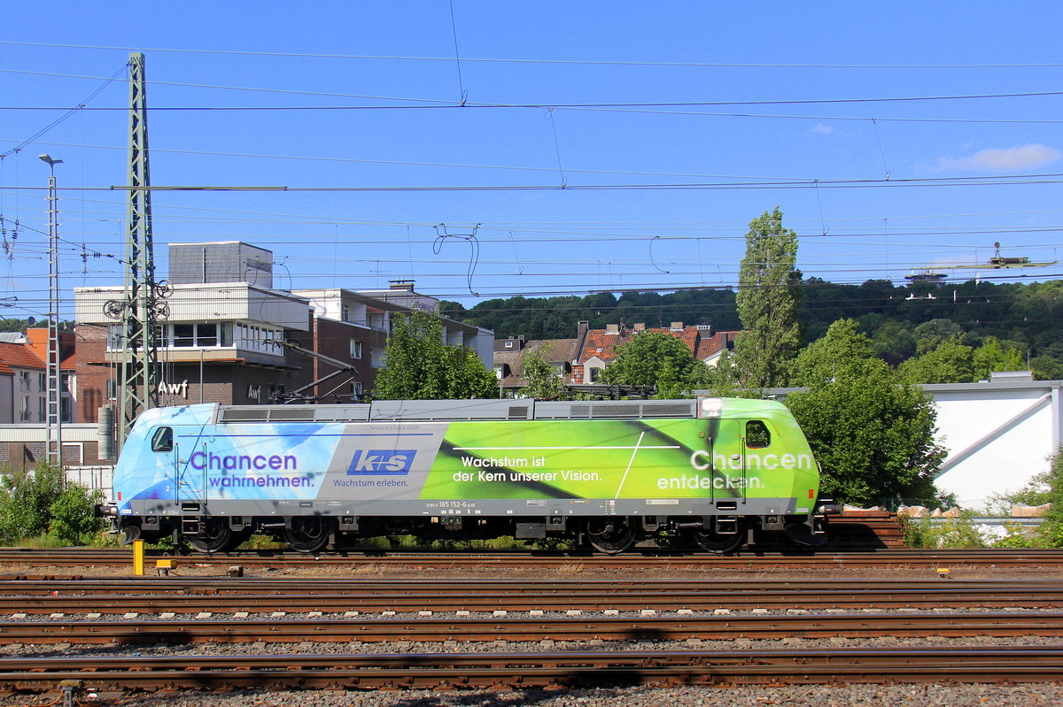 185 152-6 K+S rangiert in Aachen-West.
Aufgenommen vom Bahnsteig in Aachen-West.
Bei Sommerwetter am Nachmittag vom 16.6.2019.