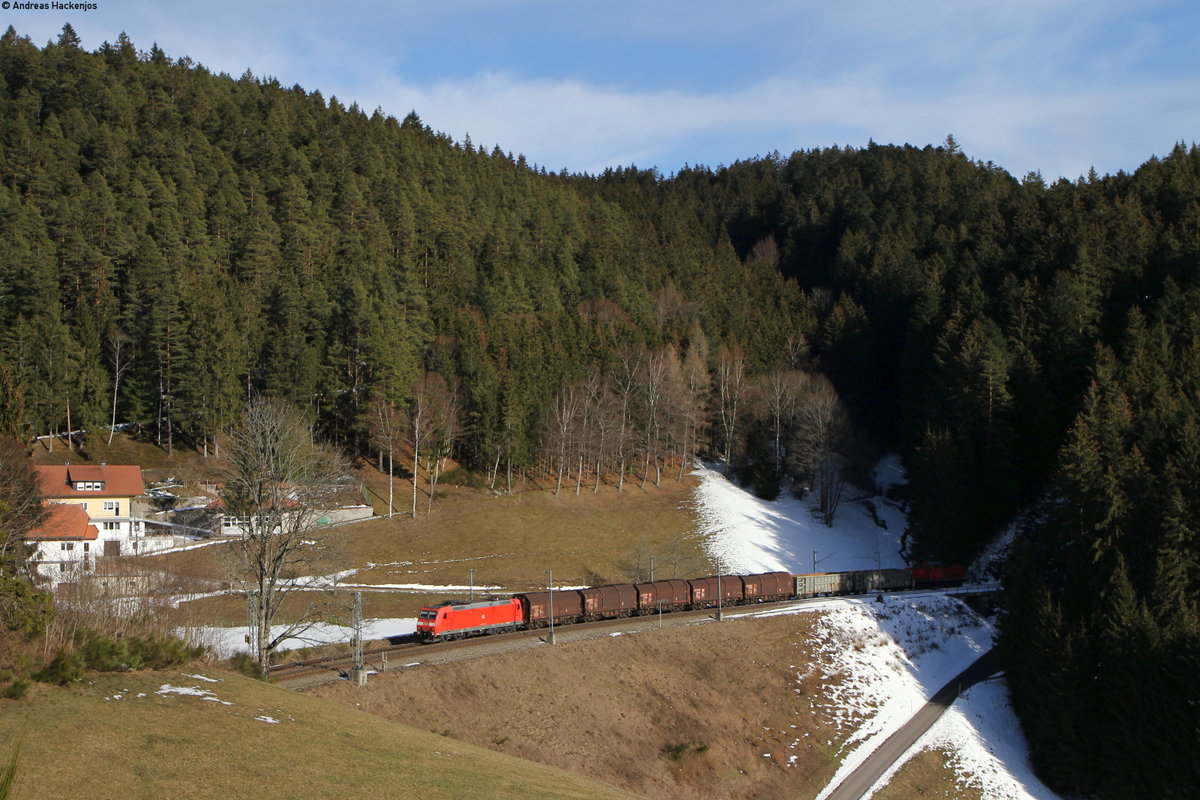 185 156-7 mit dem EZ 52054 (Villingen(Schhwarzw)-Offenburg Gbf) bei Nußbach 14.2.19