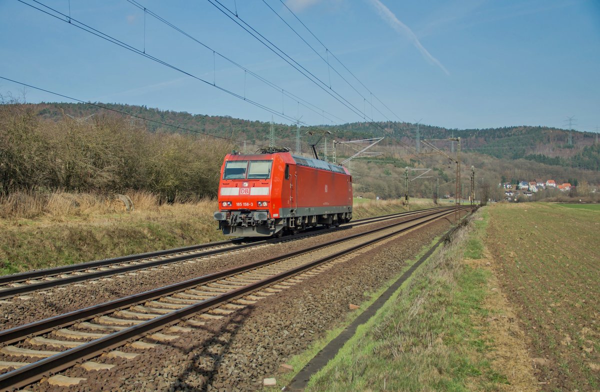 185 158-3 eilt Solo am 14.03.2017 in Richtung Fulda gesehen bei Reilos.