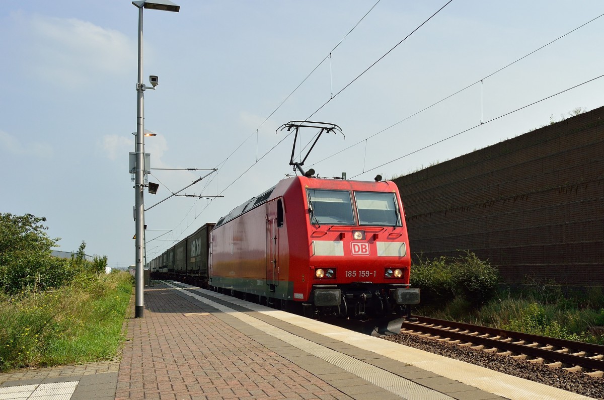 185 159-1 mit einem Containerzug in Allerheiligen gen Neuss fahrend. 26.7.2014