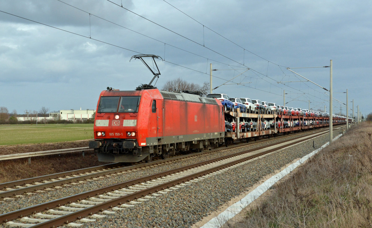 185 159 führte am 20.02.19 einen Skoda-Autozug durch Rodleben Richtung Magdeburg.