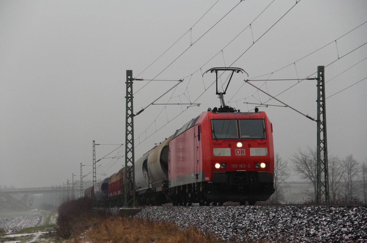 185 163-3 DB Schenker bei Reundorf am 07.01.2015.