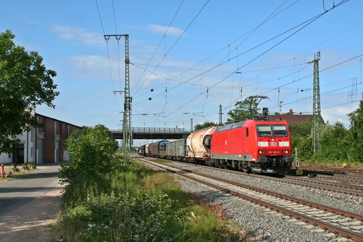 185 165-8 mit dem 44661 von Mannheim bf nach Basel SBB Rbf am Nachmittag des 14.06.14 im Bahnhof Mllheim (Baden).