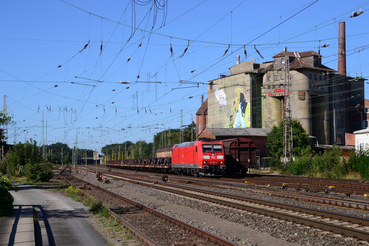 185 166 mit einem Ganzzug Drehgestelle am 15.09.2016 in Verden/Aller