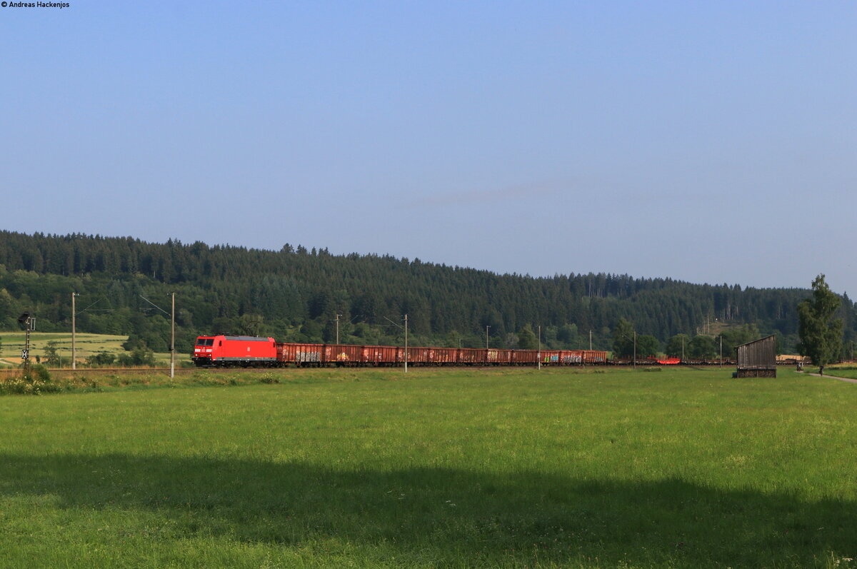 185 167-4 mit dem EZ 52054 (Villingen(Schwarzw)-Kornwestheim Rbf) bei Aufen 20.7.21