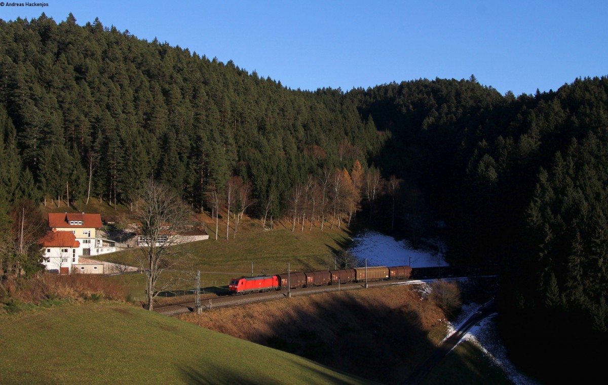 185 175-7 mit dem EK 55834 (Villingen(Schwarzw)-Offenburg Gbf) bei Nußbach 13.12.13