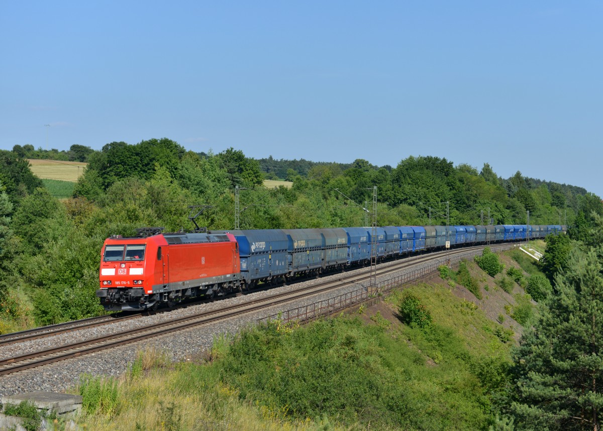185 176 mit einem PKP-Kohlezug am 16.07.2013 bei Laaber.