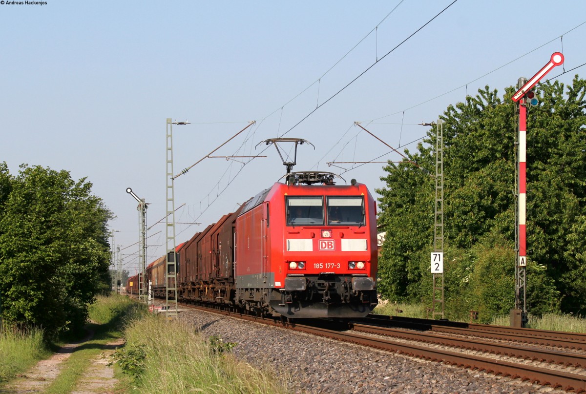 185 177-3 mit dem EZ 42006 (Gallarte-Köln Eifeltor) an der Bk Basheide 22.5.15