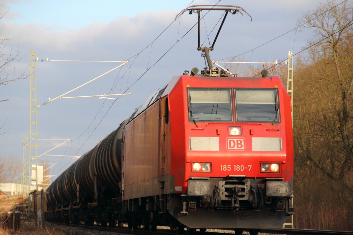 185 180-7 DB Schenker bei Michelau am 28.02.2014.