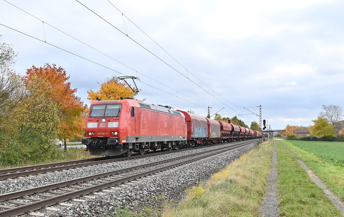 185 181-5 mit einem Frachtenzug bei Thüngersheim Karlstadt. 26.10.2021