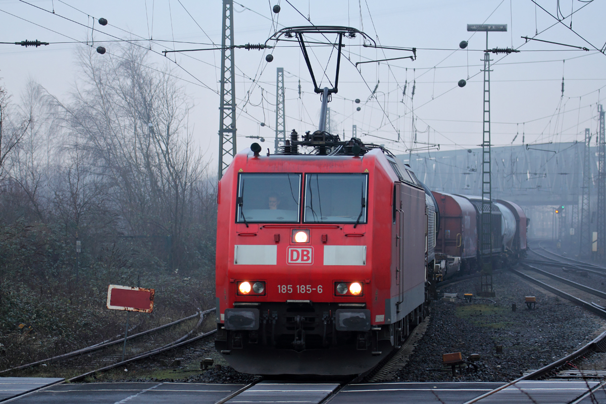 185 185-6 durchfährt Recklinghausen-Süd 17.1.2015