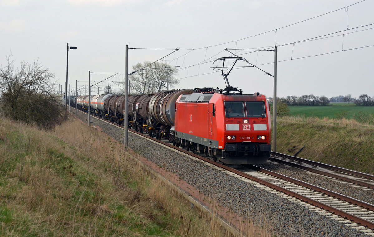 185 189 schleppte am 11.04.18 einen Kesselwagenzug durch Weißandt-Gölzau Richtung Halle(S).