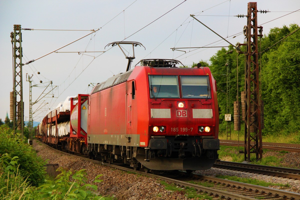 185 199-7 kurz vor Leutersberg um von der Güterumgehungsbahn zurück auf die Rheintalbahn zu wechseln. 17.06.2015 