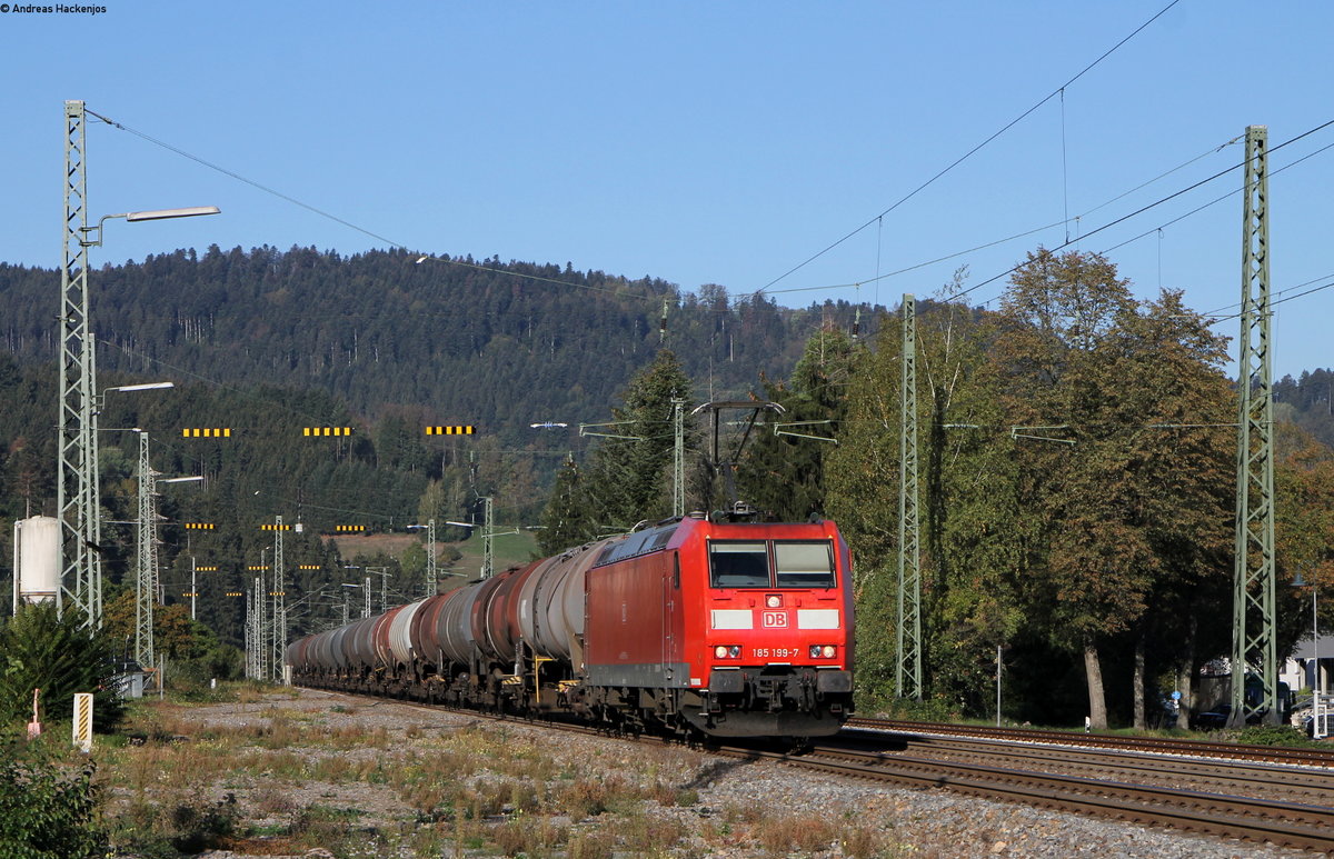 185 199-7 mit dem GC 60482 (Karlsruhe Raffiniere-Rammelswiesen) in Haslach 5.10.18