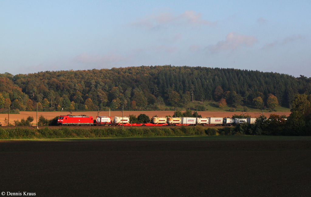 185 200 mit Güterzug am 02.10.2014 bei Amstetten.