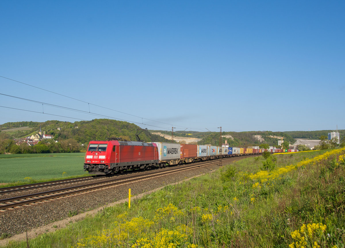 185 201 mit Container Richtung Süden.(Karlstadt 5.5.2016)