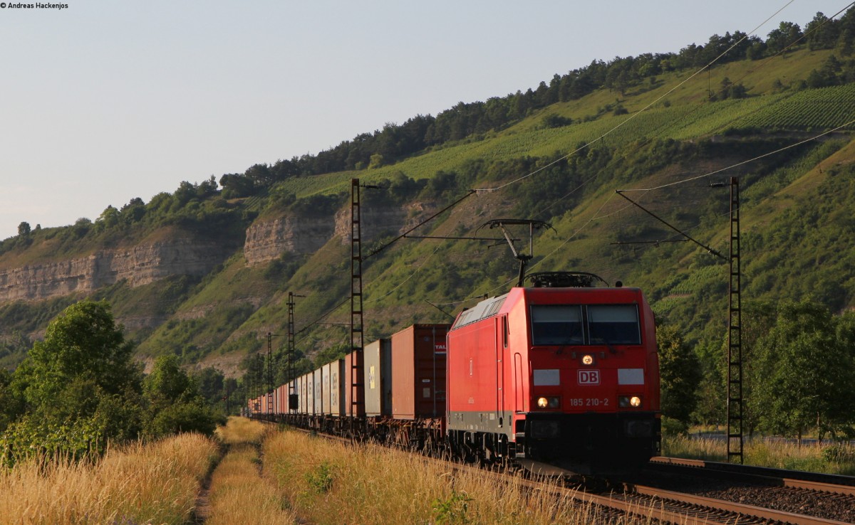 185 210-2 mit einem Containerzug bei Thüngersheim 18.6.14