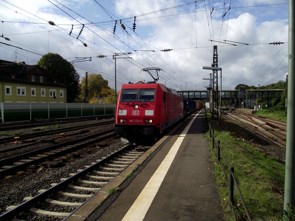185 223-5 mit Containerzug in Mainz-Bischofsheim am 17.10.13