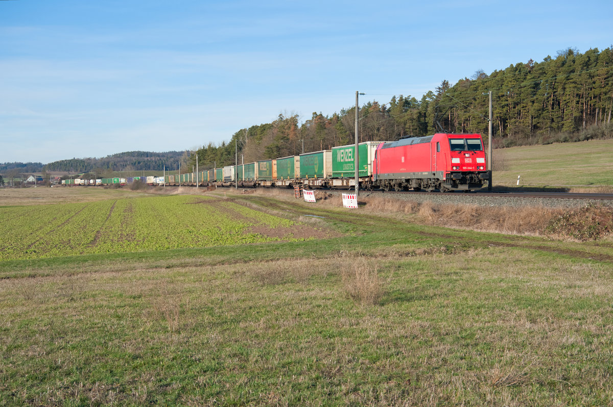 185 224 mit einem Wenzel KLV-Zug bei Mitteldachstetten Richtung Ansbach, 19.01.2019 
