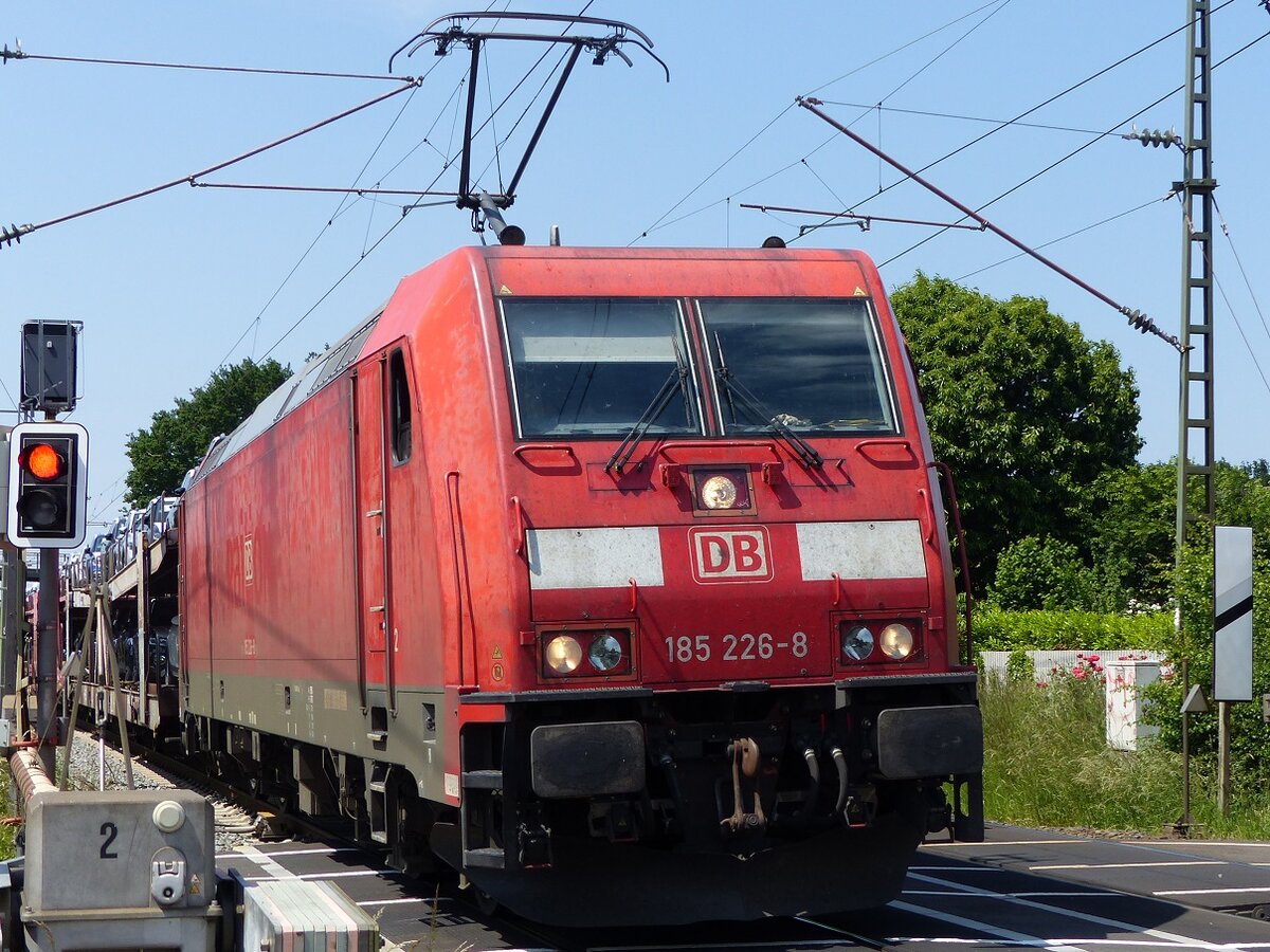 185 226 mit Autozug in Rheine, 04.06.2022