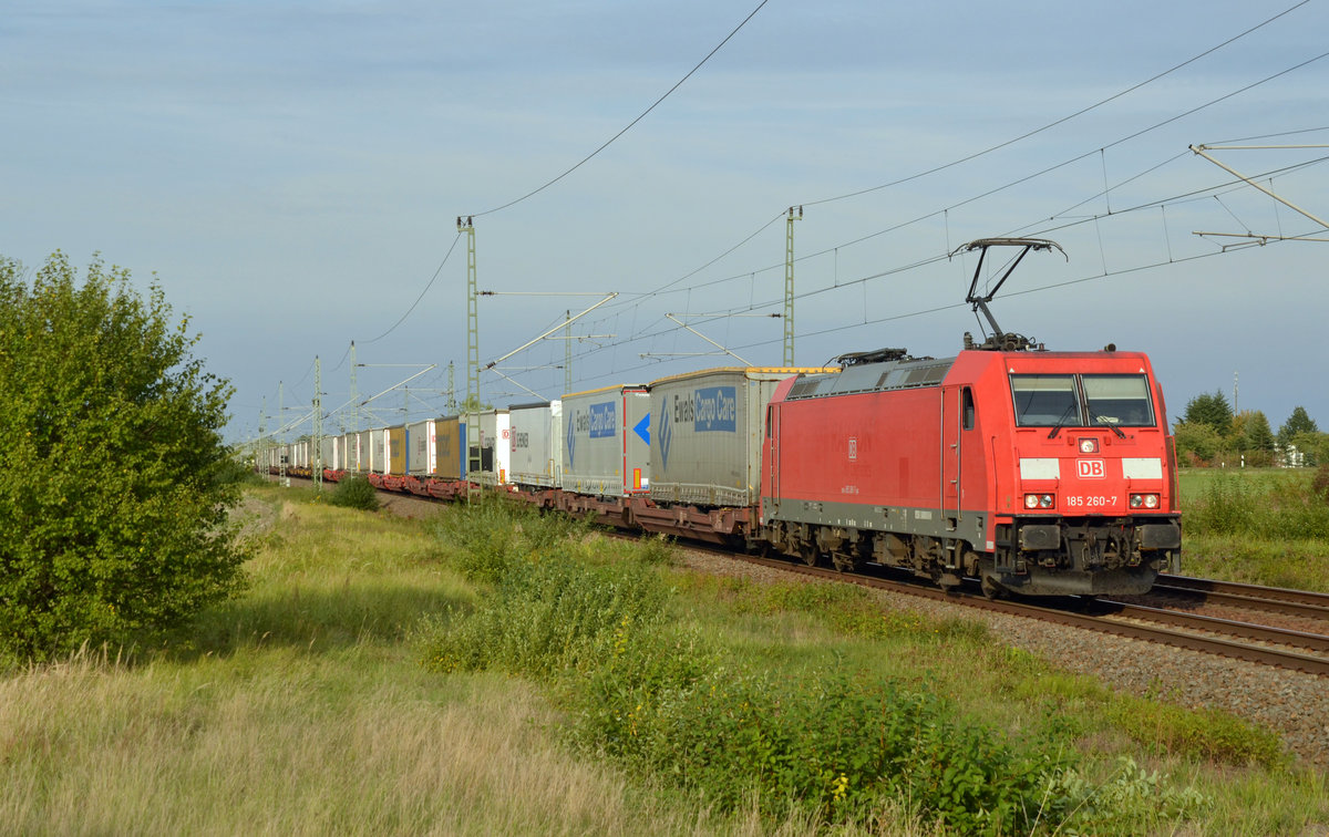 185 260 führte am Abend des 23.09.19 einen Schenker-KLV durch Gräfenhainichen Richtung Bitterfeld. 