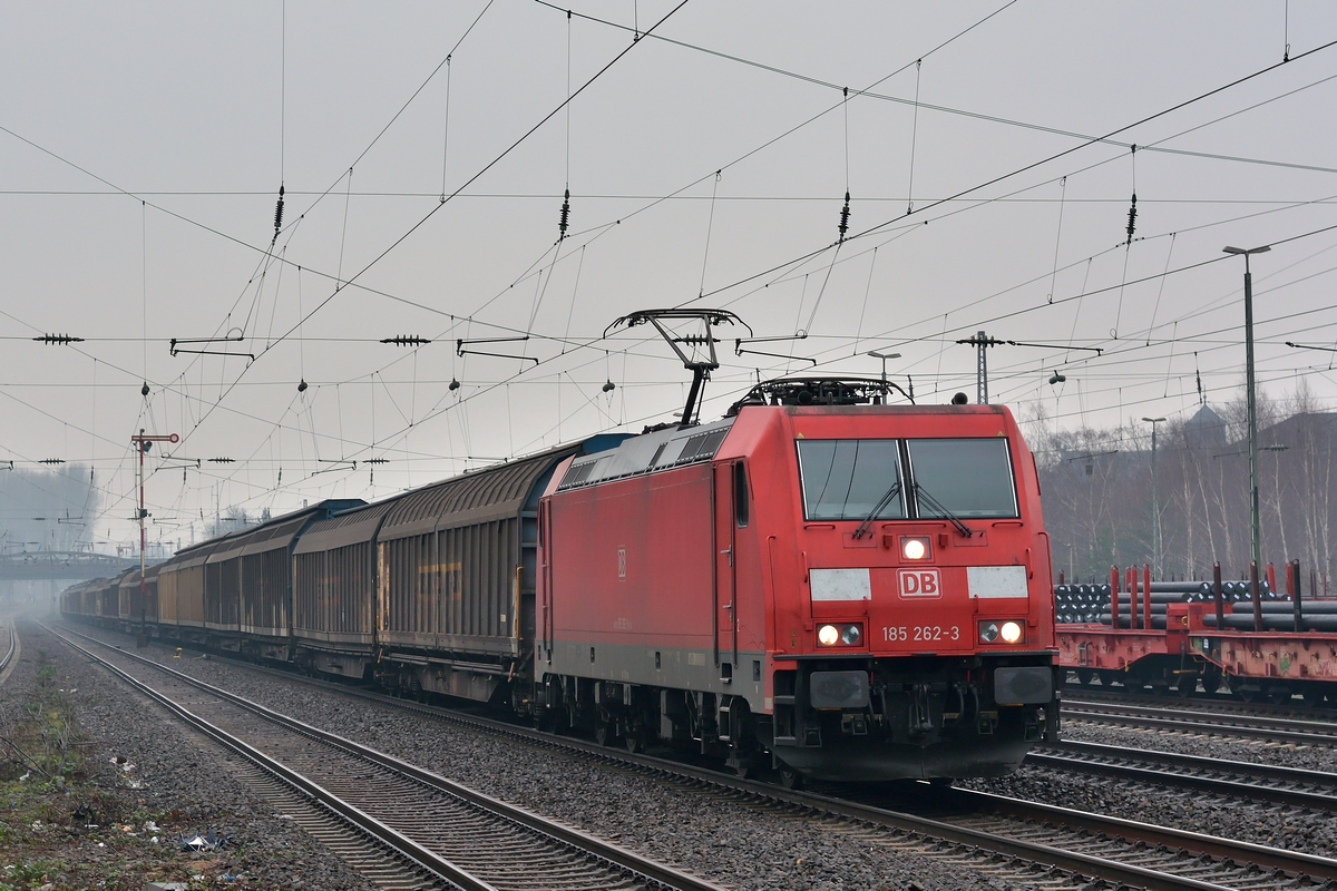 185 262-3 am 31.12.2014 in Düsseldorf-Rath.