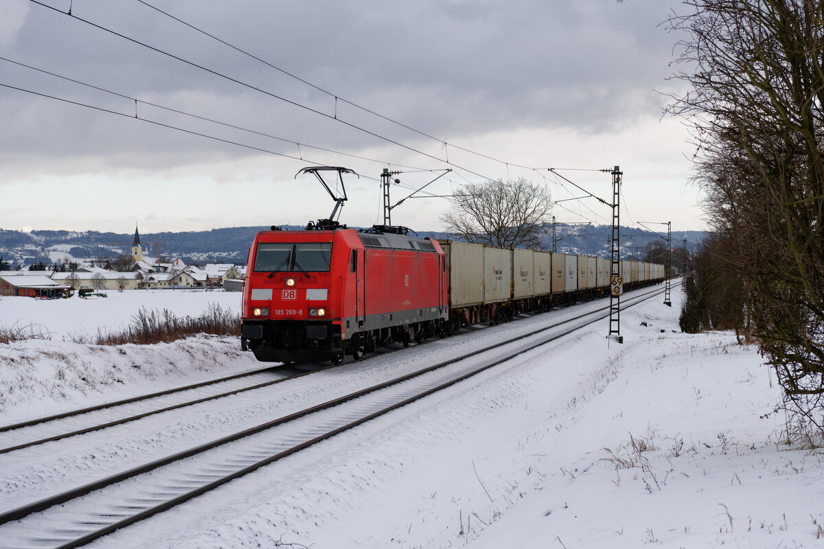 185 269 DB Cargo mit einem Zuckerzug bei Pölling Richtung Nürnberg, 13.01.2020