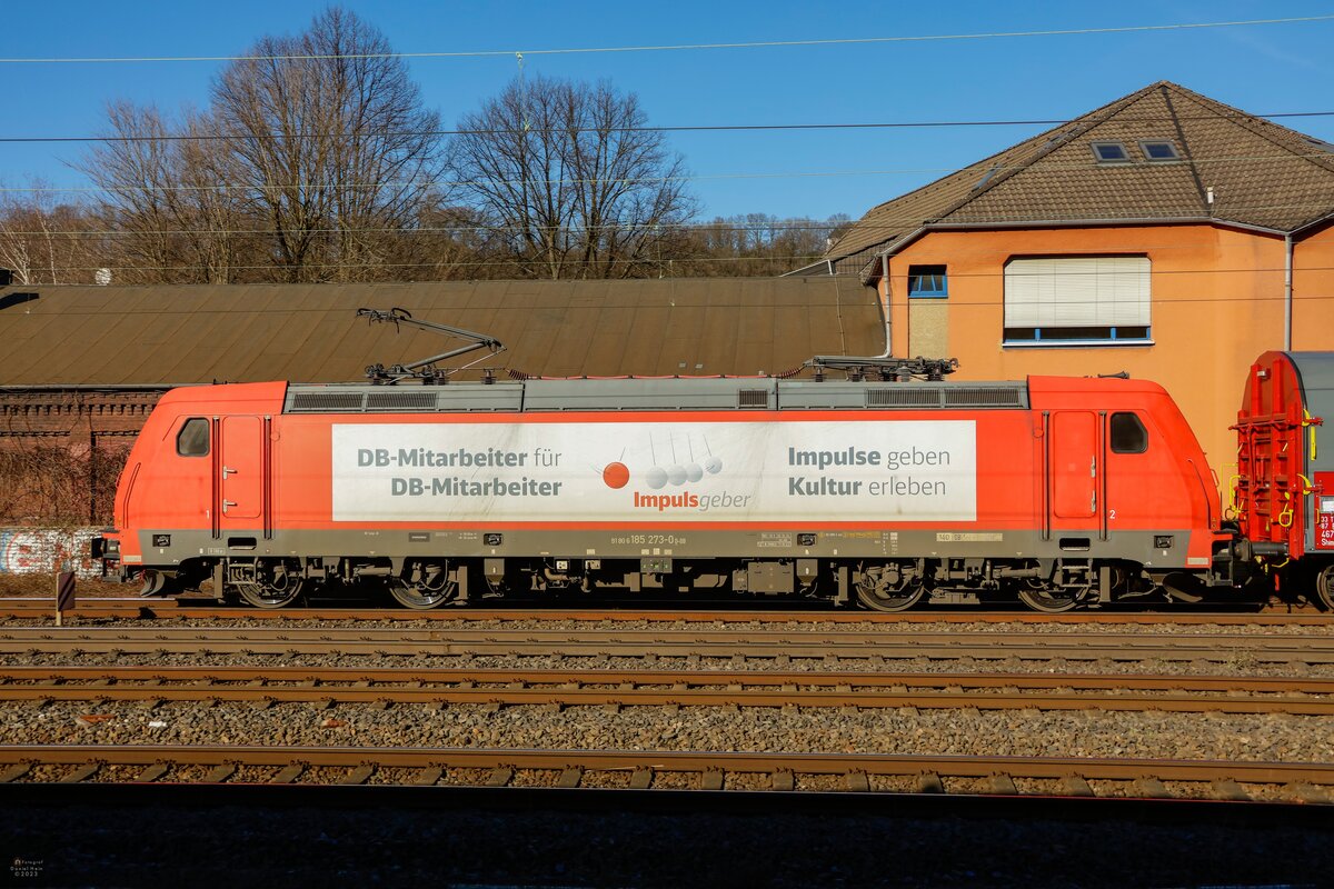 185 273-0 DB  Impulsgeber  mit Güterzug in Wuppertal Unterbarmen, am 08.02.2023.