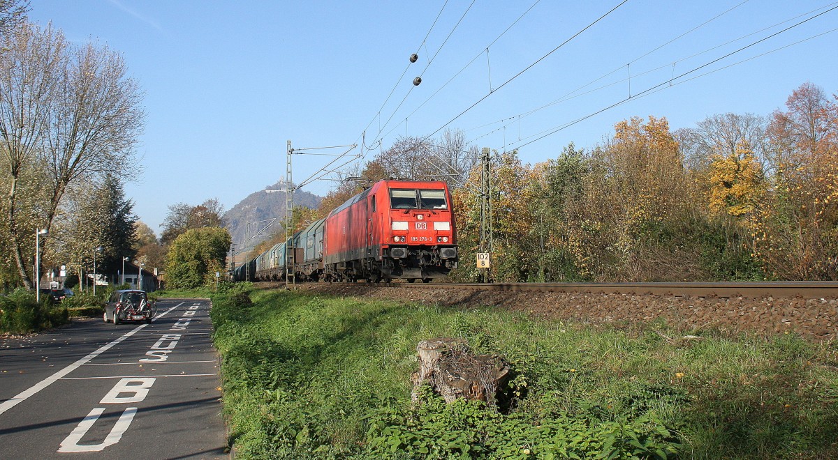 185 276-3 DB  kommt aus Richtung Köln mit einem Kurzen Coilzug aus Richtung Köln und fährt in Richtung Koblenz  und fährt durch Bad-Honnef(am Rhein) in Richtung Köln. Bei schönem Herbstwetter am Mittag vom 1.11.2015.