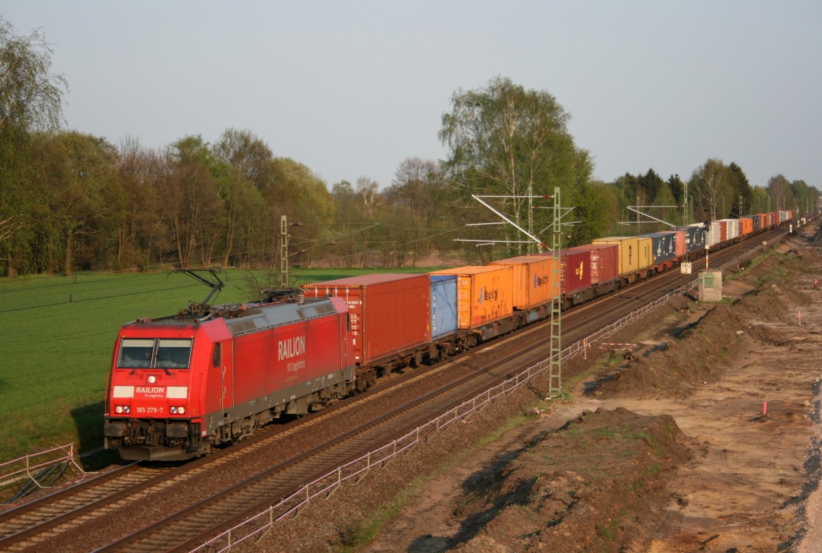 185 279 mit TEC 42904 (Wien-Freudenau–Maschen Rbf) am 21.04.2011 zwischen Bardowick und Radbruch