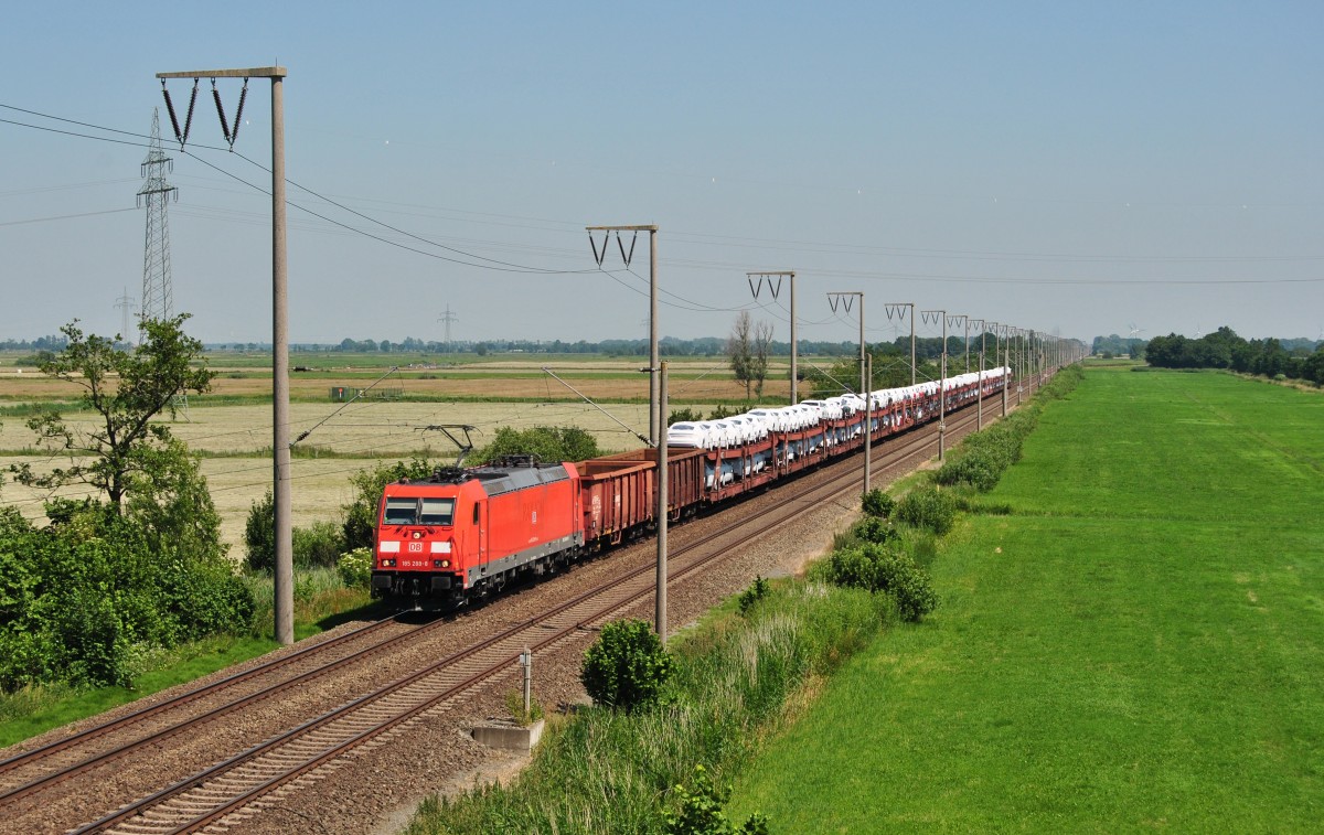 185 288-8 fuhr am 02.07.2015 mit einem Autozug von Osnabrück nach Emden, hier bei Petkum.