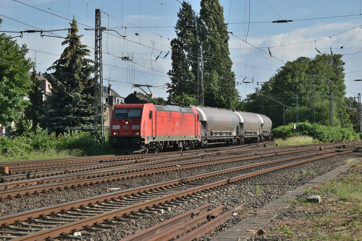 185 289-6 mit einem Braunkohlenzug aus Niederaußem bei der Einfahrt in Rheydt Hbf am 31.5.2018 