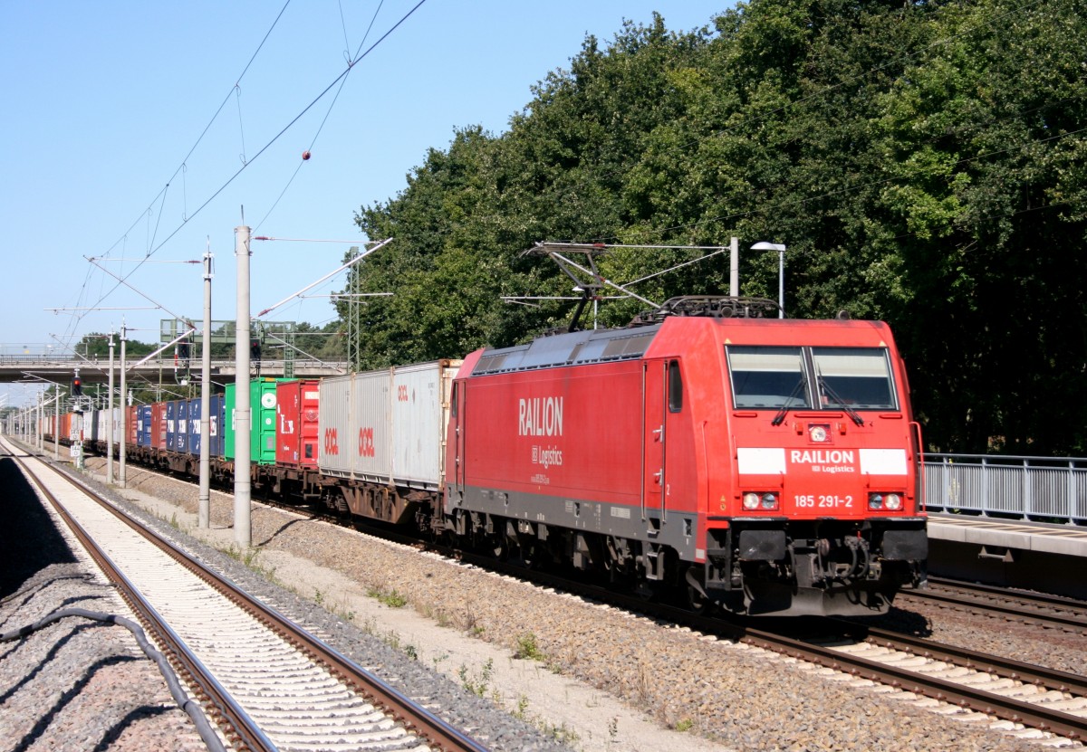 185 291 mit KT 43161 (Maschen Rbf–Wolfurt) am 27.08.2014 in Radbruch, aufgenommen vom Bahnsteigende