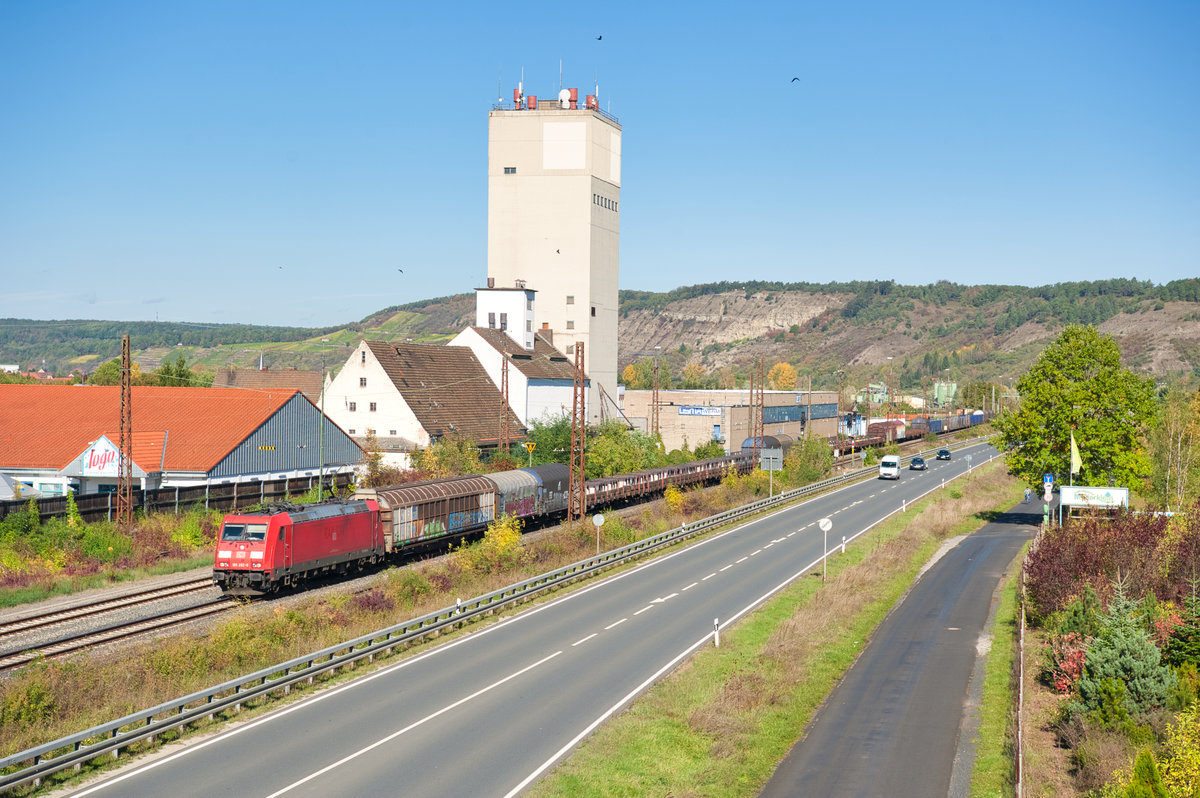 185 292 mit einem Mischer bei Karlstadt Richtung Würzburg, 12.10.2019