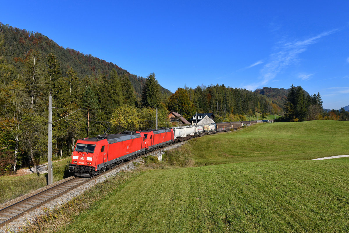 185 303 + 185 276 mit GAG 48930 am 10.10.2018 bei Pießling-Vorderstoder. 