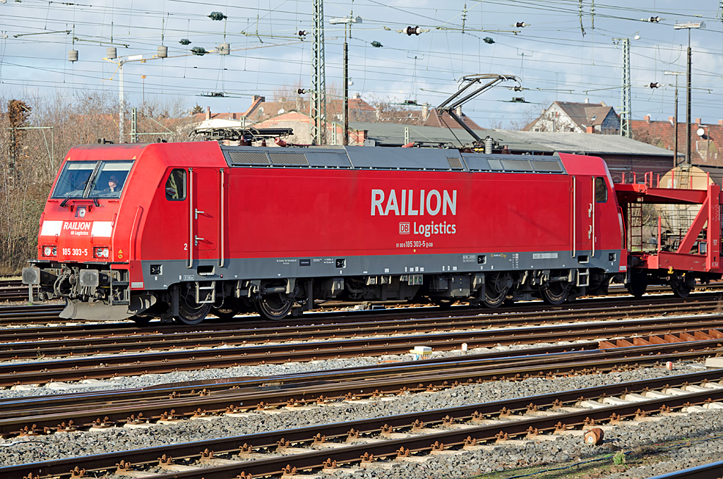 185 303-5 ( 91 80 6185 303-5 D-DB ), Bombardier Transportation GmbH, [D]-Kassel 34171, Baujahr 2007, Eigentümer: DB Schenker Rail Deutschland AG, [D]-Mainz, Bh Mannheim, 10.01.2014, Worms Hbf ( Fotostandort: Bahnsteig Gleis 2 /3 )