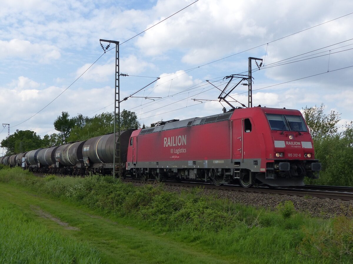 185 312 mit Kesselzug in der Bauerschaft Hummeldorf bei Salzbergen, 13.05.15