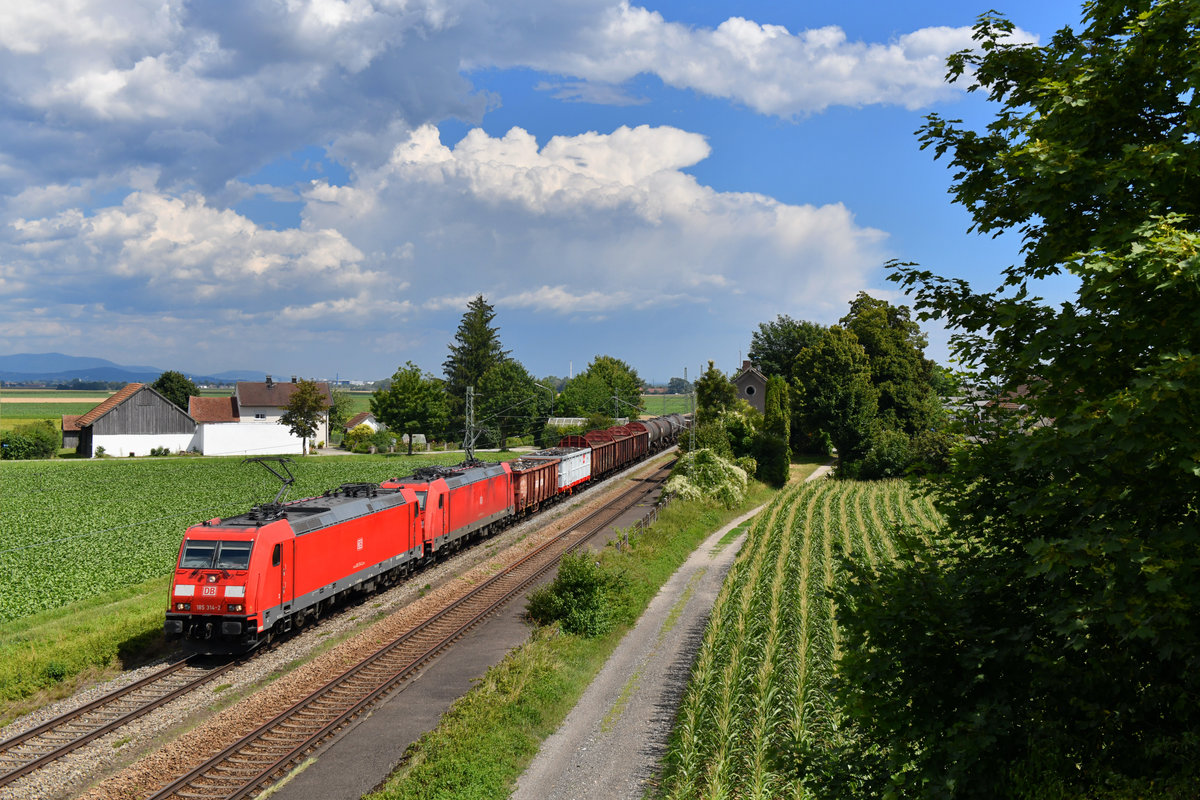 185 314 + 185 xxx mit einem Güterzug am 25.07.2018 bei Stephansposching. 